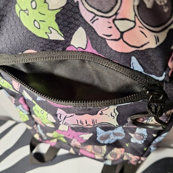 Vibedration Hydration Backpack w/o bladder - Cat pattern - Used - Picture 11 of 14